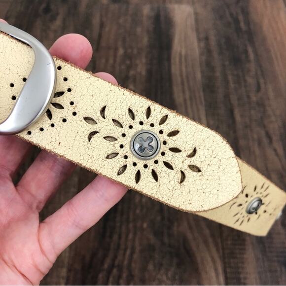 Lucky Brand Laser Cut Leather Belt Western Crackle Distressed Size Large Cream - Picture 6 of 13